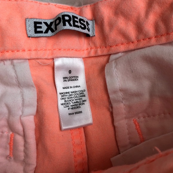 Express Shorts - Picture 2 of 3